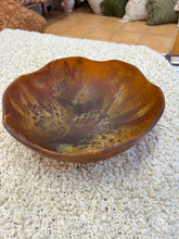 Load image into Gallery viewer, Curvy Bowl - Caramel
