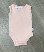 Load image into Gallery viewer, Organic Onesie Singlet - Size 0000
