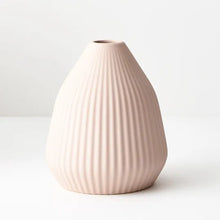 Load image into Gallery viewer, Taza Vase - Sand
