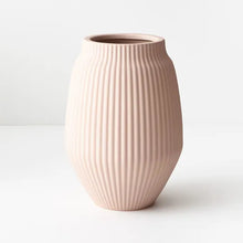 Load image into Gallery viewer, Taza Vase - Sand
